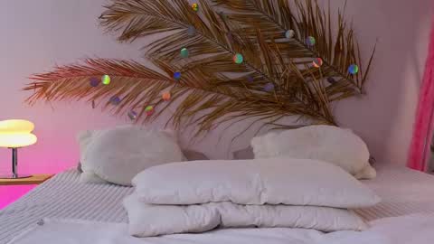 Holly online show from 03/07/25, 06:57