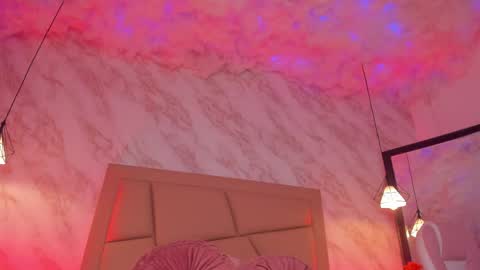 Hollywood online show from 04/21/26, 07:03