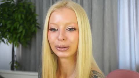 Lana online show from 03/04/26, 08:09