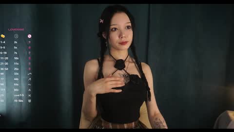 Snapshot of _in_the_end_ chatting on 05/18/26, 01:06 you Mia online show from 05/18/26, 01:06