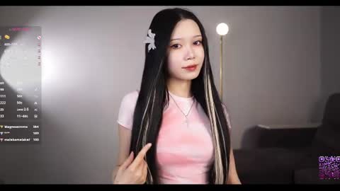 Snapshot of _in_the_end_ chatting on 06/17/26, 04:08 you Mia online show from 06/17/26, 04:08