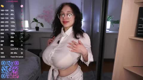 Emily online show from 04/06/26, 05:14