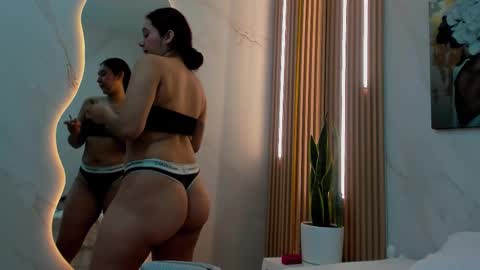_iris_evans online show from 10/23/25, 02:55