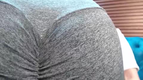 Isa online show from 02/17/25, 02:37