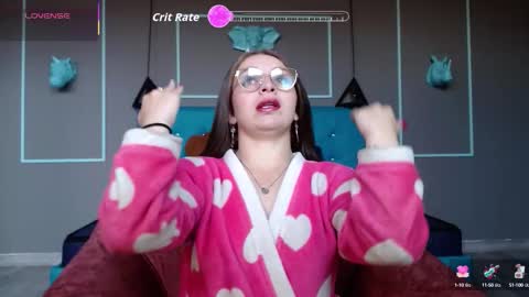 Isa online show from 09/22/25, 12:07