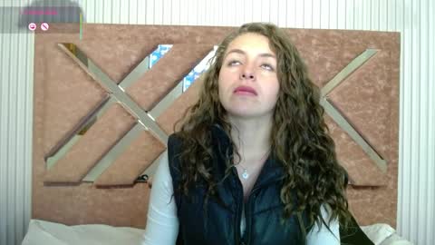 Isa online show from 04/10/26, 12:32