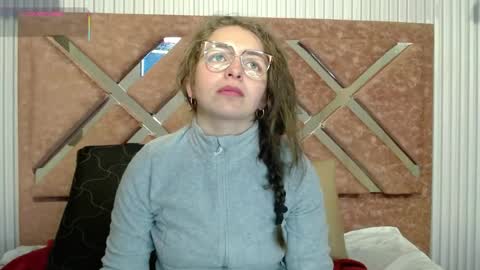Snapshot of _isaabellaa chatting on 05/17/26, 01:07 Isa online show from 05/17/26, 01:07