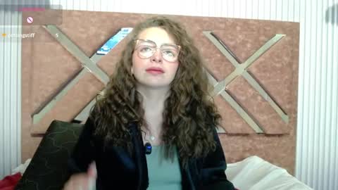 Snapshot of _isaabellaa chatting on 05/23/26, 01:59 Isa online show from 05/23/26, 01:59