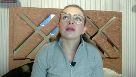 Snapshot of _isaabellaa chatting on 05/31/26, 11:06 Isa online show from 05/31/26, 11:06