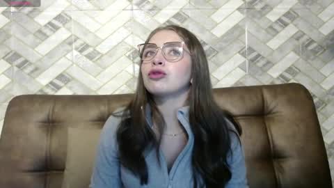 Snapshot of _isaabellaa chatting on 06/06/26, 11:04 Isa online show from 06/06/26, 11:04