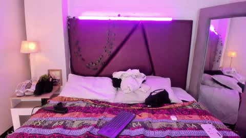 Isa online show from 01/07/25, 02:19