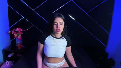 Isabella Moon online show from 11/25/25, 06:30