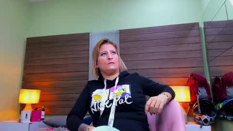 Snapshot of _jaadee_ chatting on 05/02/26, 11:59 JADE online show from 05/02/26, 11:59