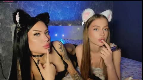 Jess blond and Leila brunette online show from 04/19/26, 01:43