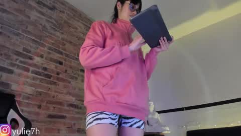  ...  online show from 03/08/25, 07:42