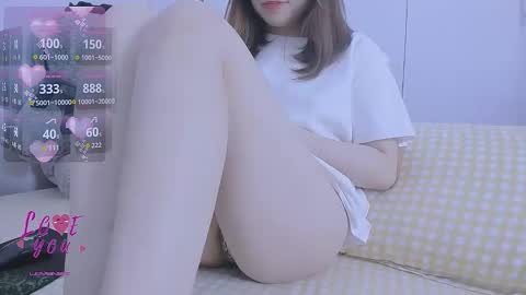 Snapshot of _joly_ chatting on 10/18/25, 05:10 Joly online show from 10/18/25, 05:10