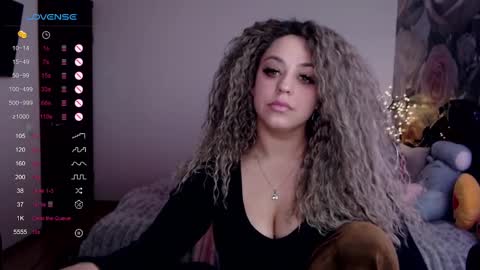 _just_a_queen_3 online show from 03/12/25, 07:46