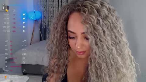 _just_a_queen_3 online show from 10/21/25, 05:13