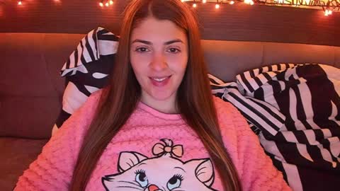 Snapshot of _just_a_simple_girl chatting on 12/16/24, 11:22 _just_a_simple_girl online show from 12/16/24, 11:22