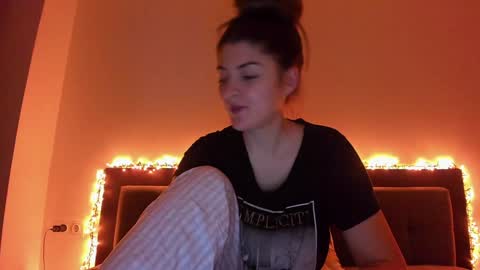 Snapshot of _just_a_simple_girl chatting on 01/03/25, 01:47 _just_a_simple_girl online show from 01/03/25, 01:47