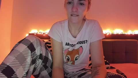 Snapshot of _just_a_simple_girl chatting on 01/13/25, 10:25 _just_a_simple_girl online show from 01/13/25, 10:25