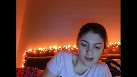 Snapshot of _just_a_simple_girl chatting on 02/05/25, 11:06 _just_a_simple_girl online show from 02/05/25, 11:06