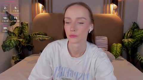 Kira online show from 11/11/25, 06:57