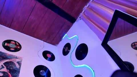 _karine01 online show from 03/08/25, 07:49