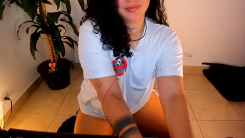 Snapshot of _kat_1 chatting on 05/01/26, 11:37 online show from 05/01/26, 11:37