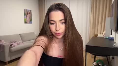 _kate_22 online show from 10/17/25, 06:32