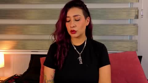 kelly online show from 11/25/25, 01:11