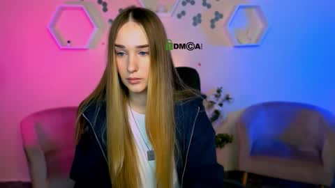 _kellykitten_ online show from 11/19/25, 10:48