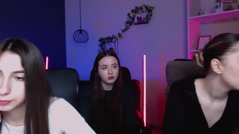 _kellykitten_ online show from 03/12/26, 10:10