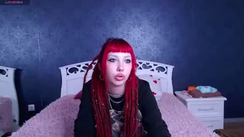 Snapshot of _kiara_si chatting on 06/14/26, 01:57 Kiara online show from 06/14/26, 01:57