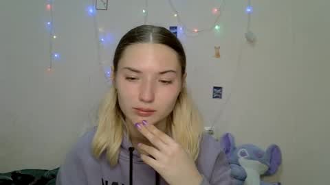 Snapshot of _kikiclark_ chatting on 09/14/25, 08:41 _kikiclark_ online show from 09/14/25, 08:41