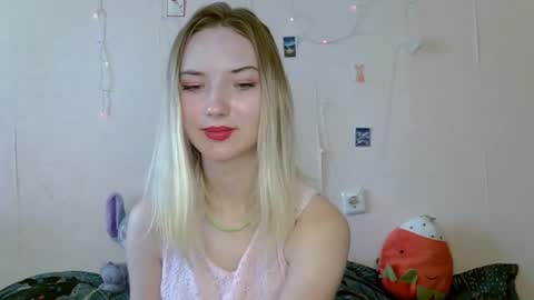 Snapshot of _kikiclark_ chatting on 09/17/25, 08:16 _kikiclark_ online show from 09/17/25, 08:16