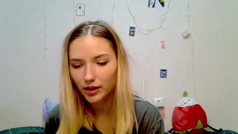 Snapshot of _kikiclark_ chatting on 09/18/25, 08:33 _kikiclark_ online show from 09/18/25, 08:33