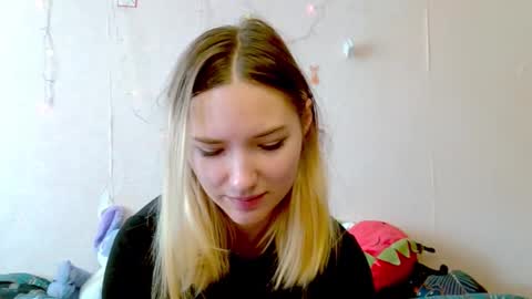 Snapshot of _kikiclark_ chatting on 09/19/25, 09:11 _kikiclark_ online show from 09/19/25, 09:11