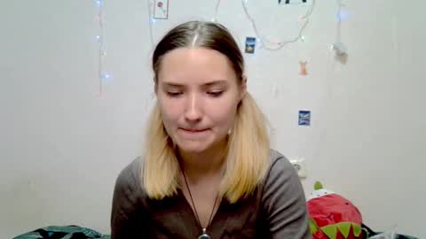 Snapshot of _kikiclark_ chatting on 09/20/25, 08:43 _kikiclark_ online show from 09/20/25, 08:43