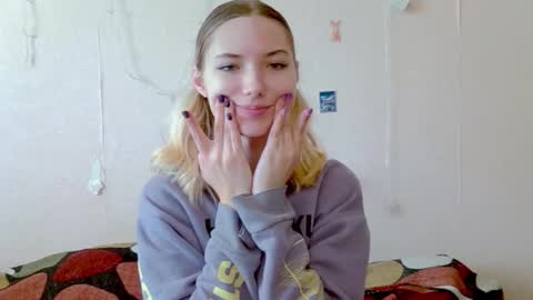 Snapshot of _kikiclark_ chatting on 09/27/25, 09:03 _kikiclark_ online show from 09/27/25, 09:03