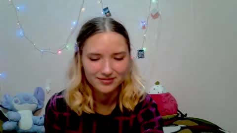 Snapshot of _kikiclark_ chatting on 10/03/25, 08:50 _kikiclark_ online show from 10/03/25, 08:50