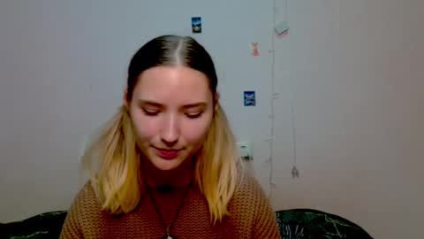 Snapshot of _kikiclark_ chatting on 10/08/25, 08:17 _kikiclark_ online show from 10/08/25, 08:17