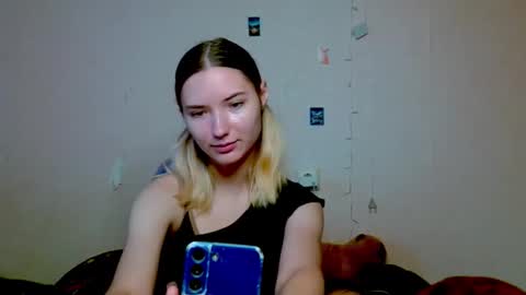 Snapshot of _kikiclark_ chatting on 10/09/25, 12:03 _kikiclark_ online show from 10/09/25, 12:03