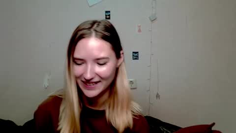 Snapshot of _kikiclark_ chatting on 10/10/25, 08:52 _kikiclark_ online show from 10/10/25, 08:52