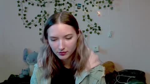 Snapshot of _kikiclark_ chatting on 10/23/25, 01:21 _kikiclark_ online show from 10/23/25, 01:21