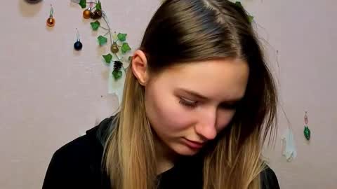 _kikiclark_ online show from 02/01/26, 06:17