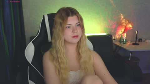 Molly   Emily online show from 04/23/26, 06:32