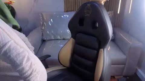 _kitten_1 online show from 03/27/26, 08:26