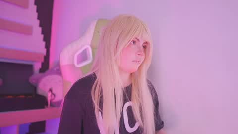 kitty online show from 02/04/25, 07:00