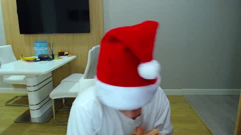 Snapshot of _kurt chatting on 12/25/24, 06:30 Kurt online show from 12/25/24, 06:30